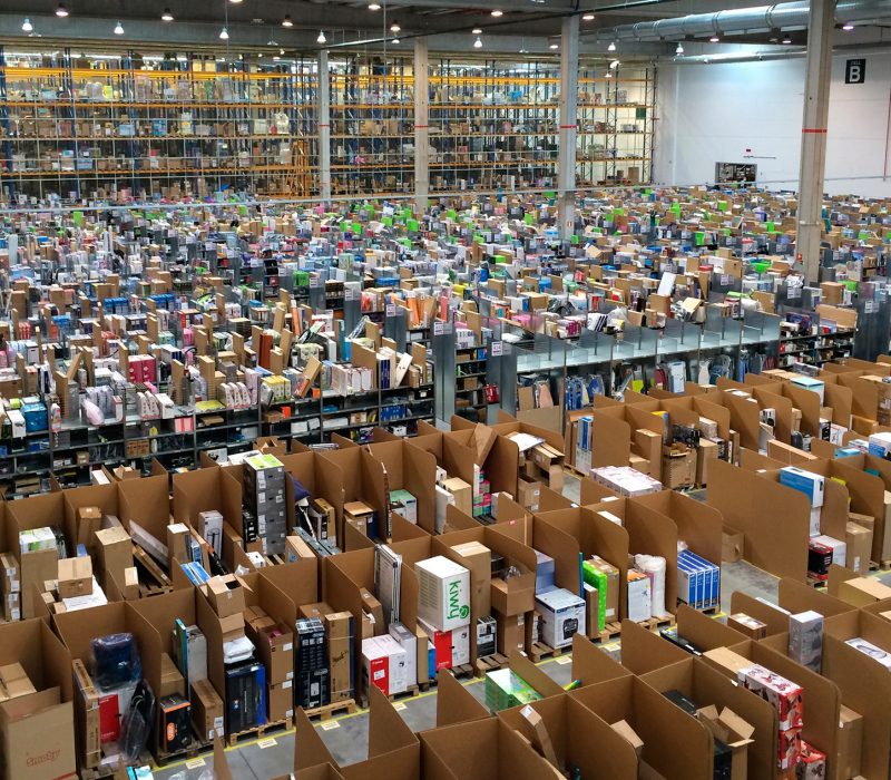 Amazon_España_por_dentro_(San_Fernando_de_Henares)-squashed